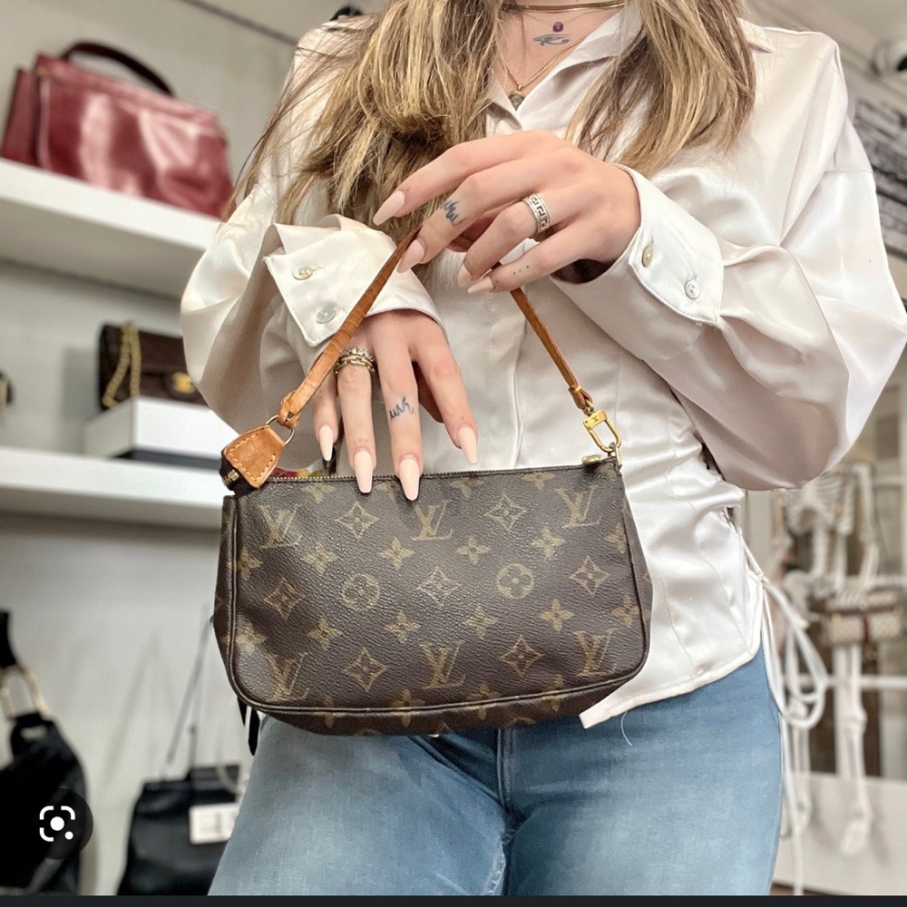 Louis Vuitton Pochette accessories
